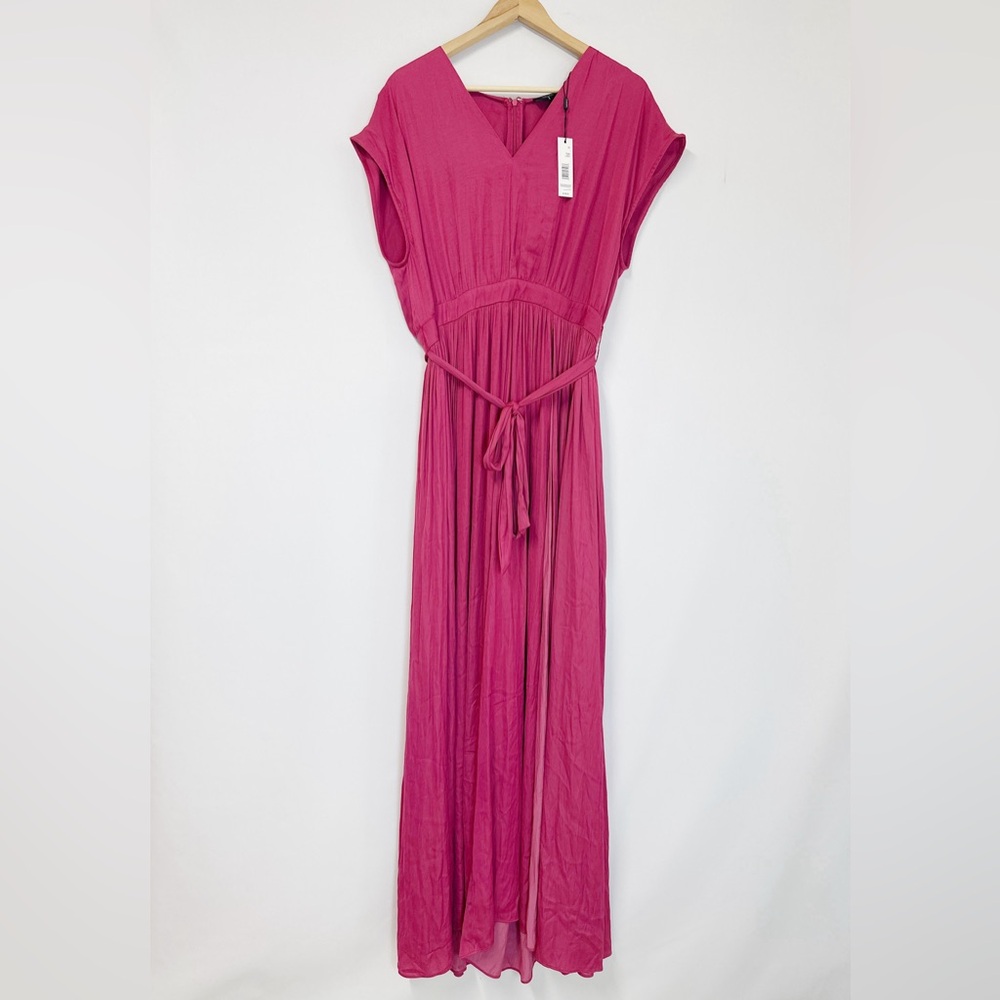 T-TAHARI Plus size Pleated Satin Jumpsuit Corsage size 16